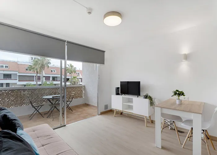 Playa Honda 公寓 *